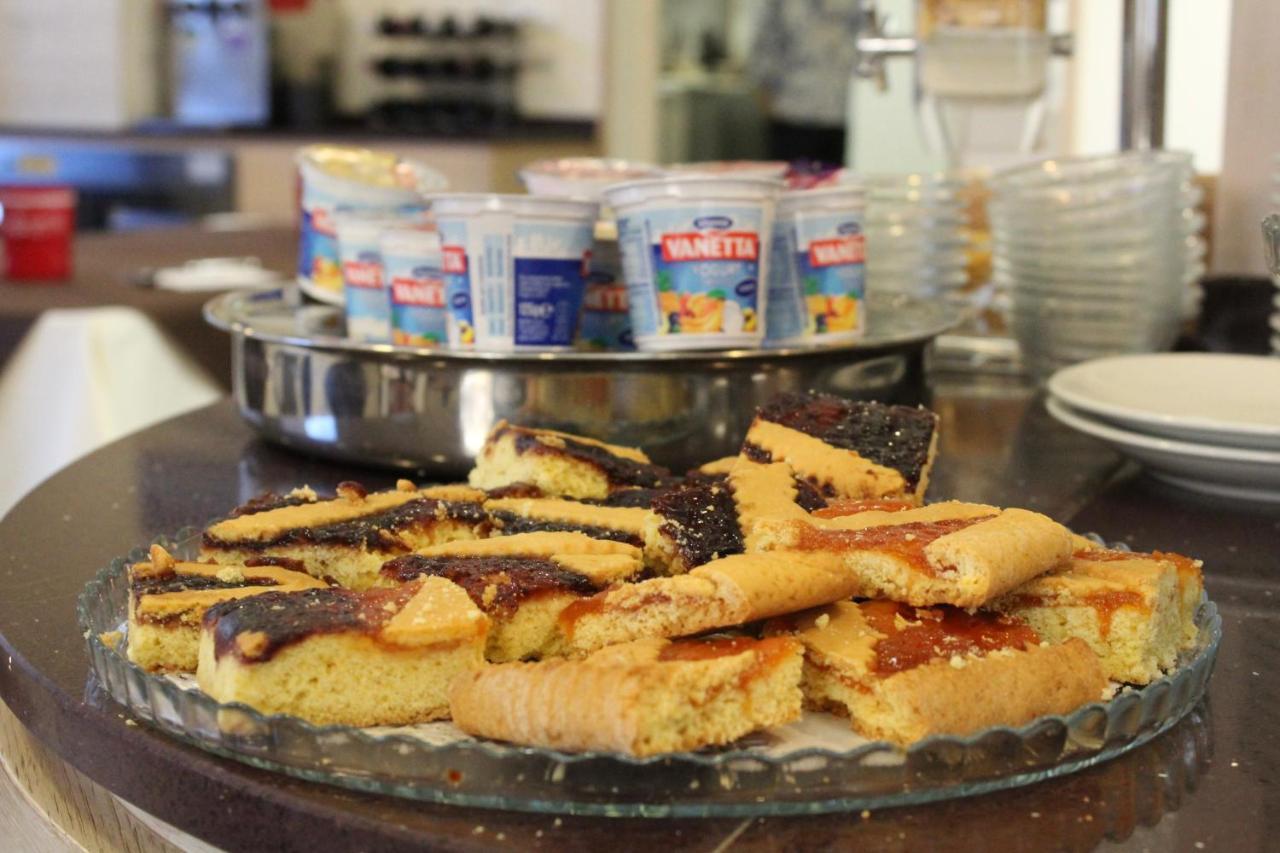 Hotel Adigrat Con Ristorante Riccione